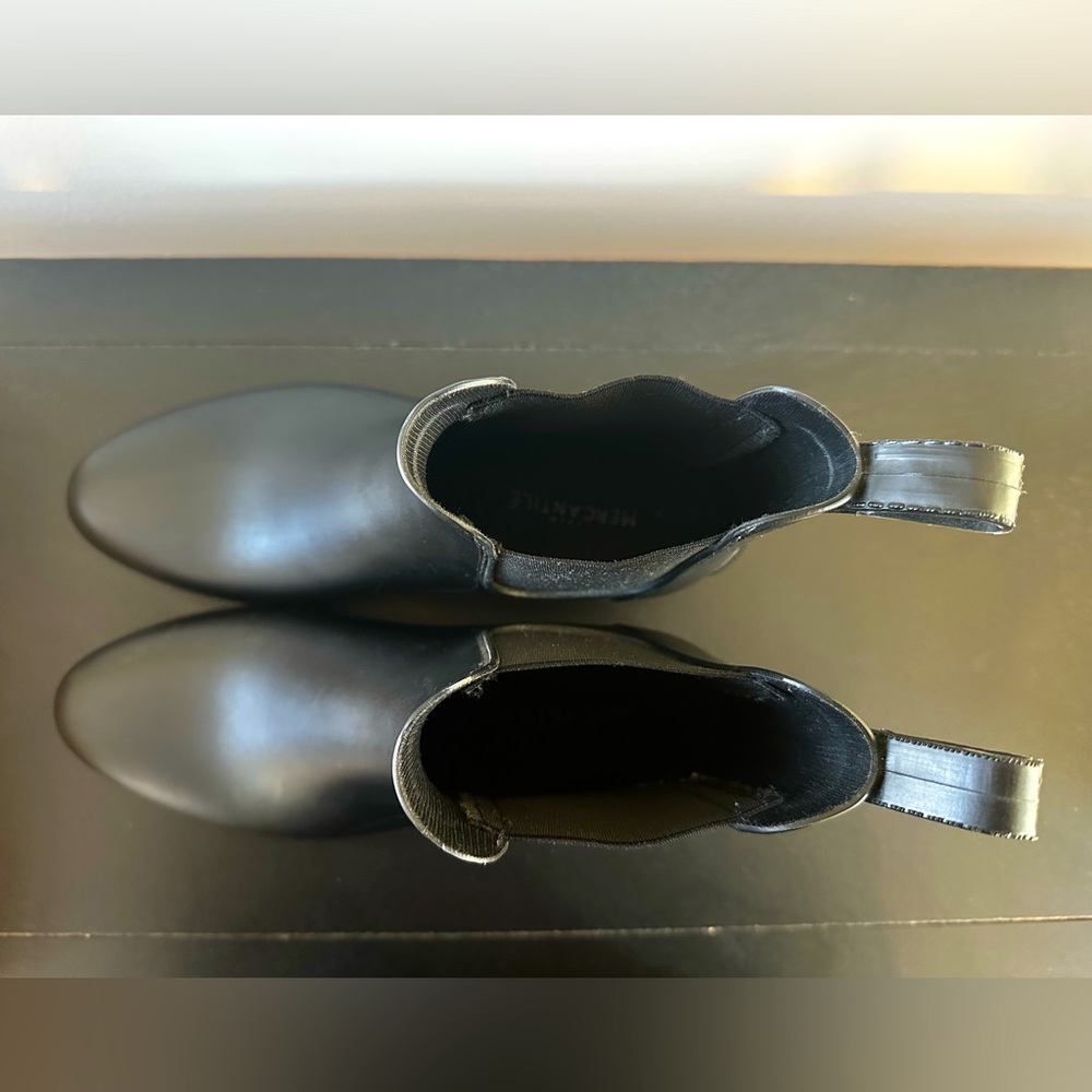 J. Crew Mercantile Chelsea Boots - Picture 2 of 3